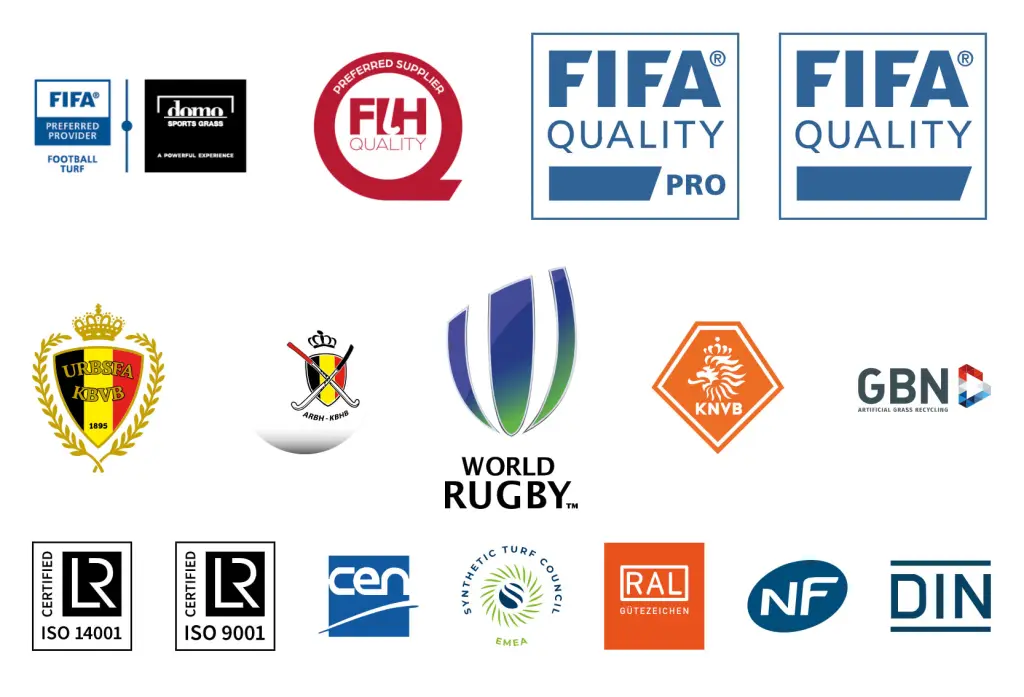 Sellos de acreditación y certificación: FIFA Preferred Provider, FIH Preferred Supplier, FIFA Quality Pro, FIFA Quality, World Rugby, KNVB, ISO 14001 e ISO 9001, entre otros